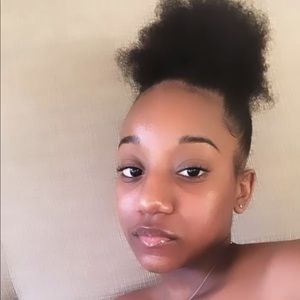 Meet your Posher, Amya